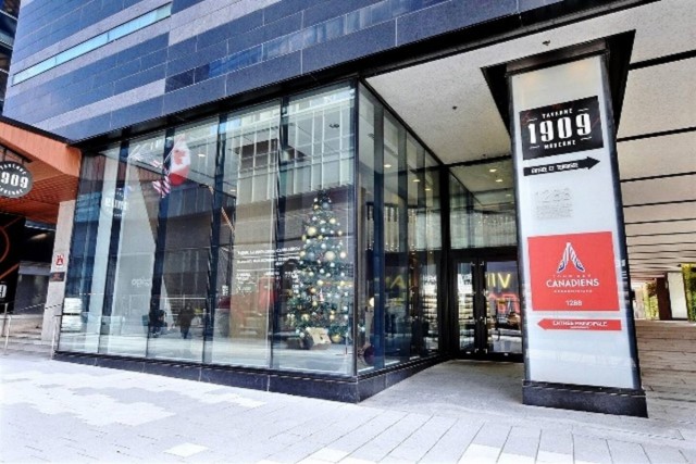 Downtown - Montreal  1 b. $100/day. Apartment for rent in Downtown - Montreal