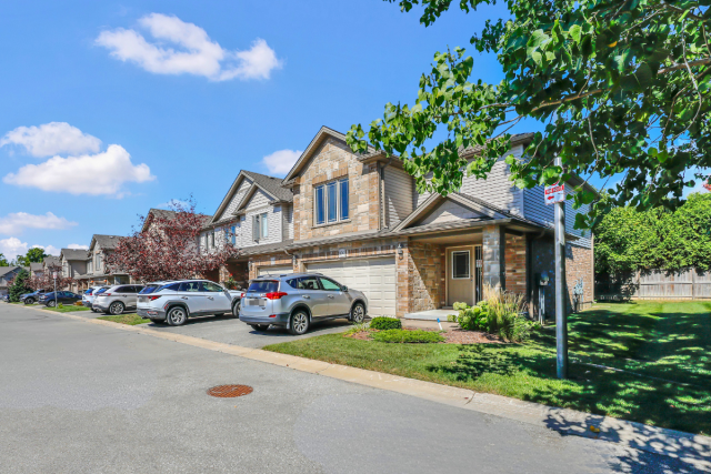 Appartement 5 1/2 London 2 395 $/mois. Appartement à louer London