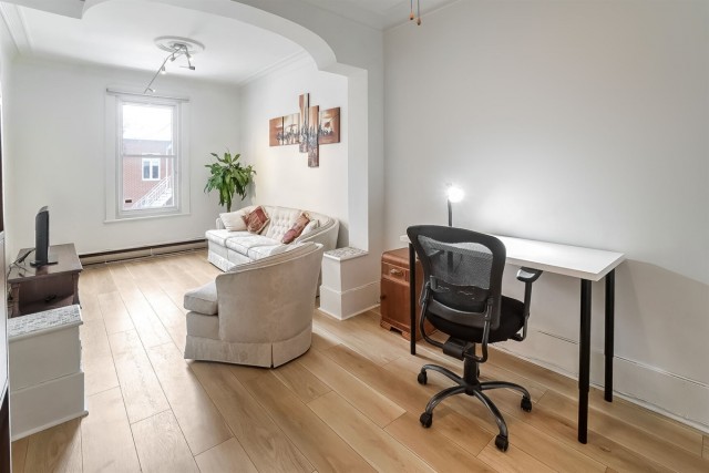 Ville-Emard and Cote-St-Paul  2 b. $76/day. Apartment for rent in Ville-Emard and Cote-St-Paul