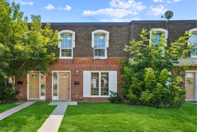 Mississauga Apartment 3 b. $2,895/month. Apartment for rent in Mississauga