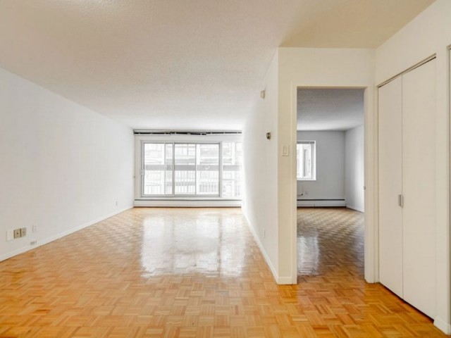 Cote-des-Neiges Apartment 1-2 b. $1,625/month. Apartment for rent in Cote-des-Neiges