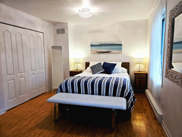 Longueuil  3 b. $110/day. Apartment for rent in Longueuil