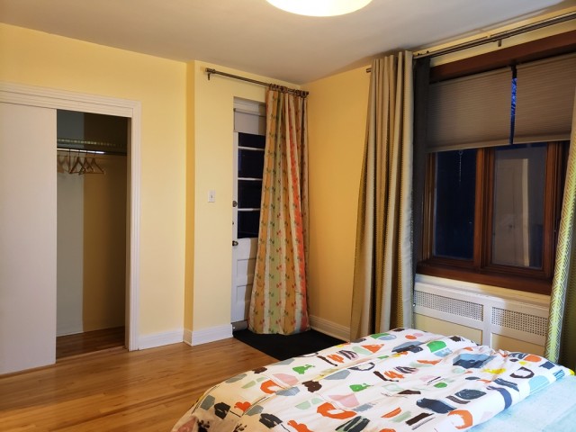 Cote-des-Neiges  3 b. $115/day. Apartment for rent in Cote-des-Neiges