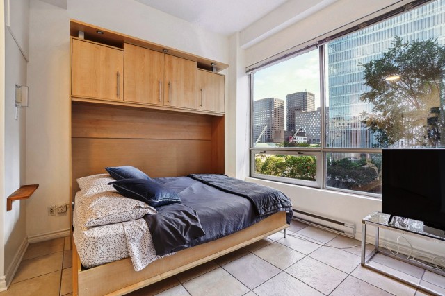 Downtown - Montreal  1 b. $62/day. Apartment for rent in Downtown - Montreal