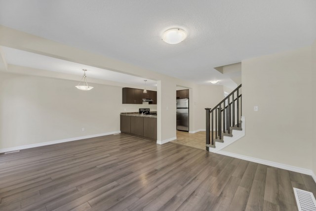 London Apartment 4+ b. $2,895/month. Apartment for rent in London