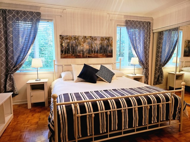 Longueuil  3 b. $110/day. Apartment for rent in Longueuil