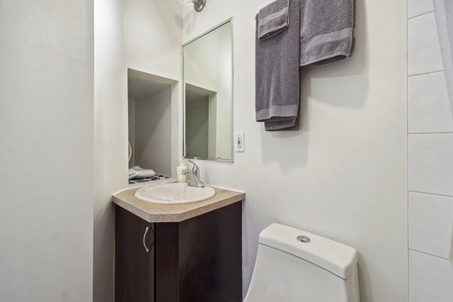 Downtown - Montreal  1 b. $62/day. Apartment for rent in Downtown - Montreal