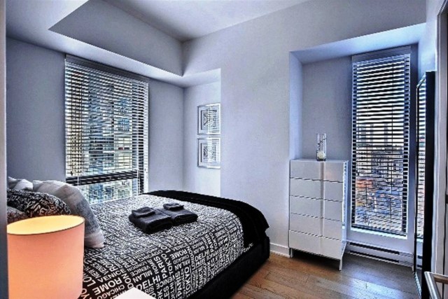 Downtown - Montreal  1 b. $100/day. Apartment for rent in Downtown - Montreal