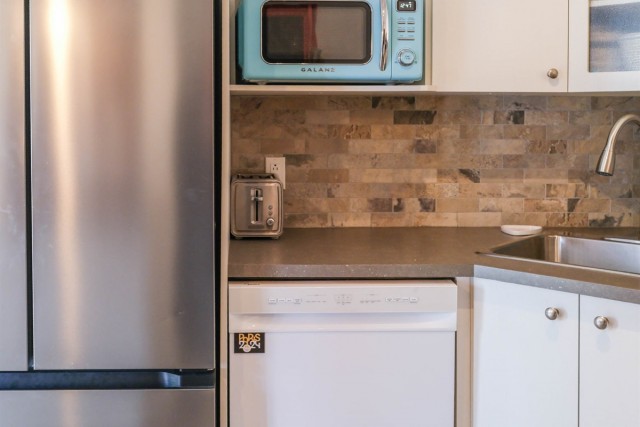 Quartier latin and south-central  3 b. $100/day. Apartment for rent in Quartier latin and south-central