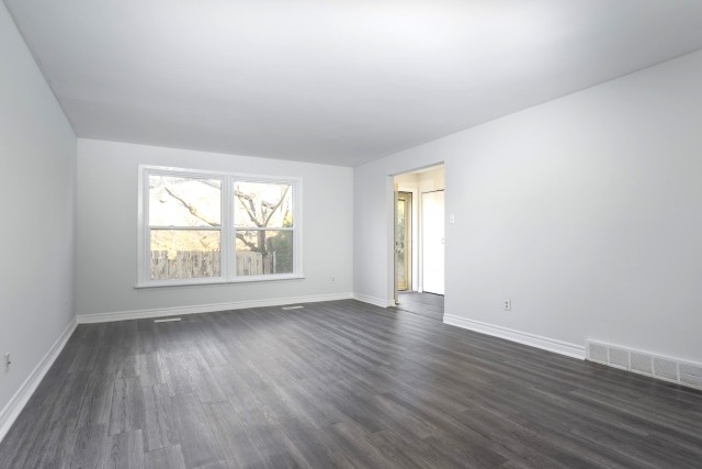 Appartement 5 1/2 London 2 250 $/mois. Appartement à louer London