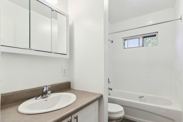 Mississauga Apartment 3 b. $2,695/month. Apartment for rent in Mississauga