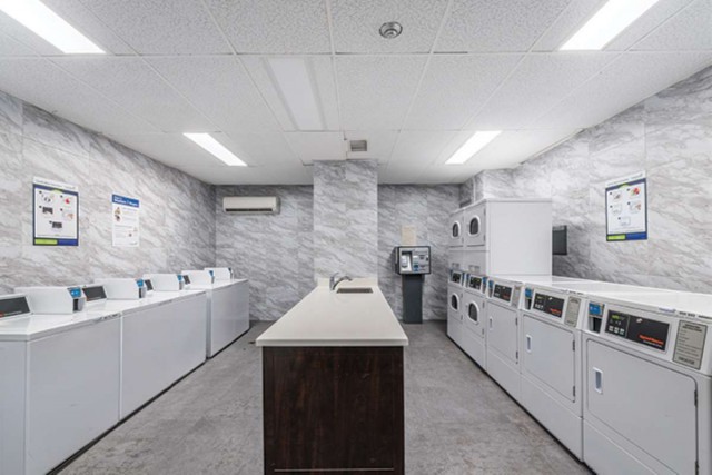 Appartement 4 1/2 Mississauga 2 505 $/mois. Appartement à louer Mississauga