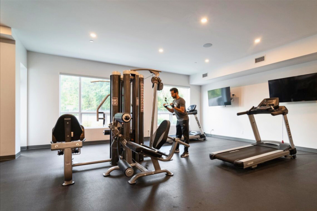 London Apartment 1-2 b. $1,995/month. Apartment for rent in London