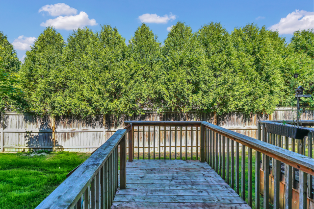 London Apartment 4+ b. $2,795/month. Apartment for rent in London