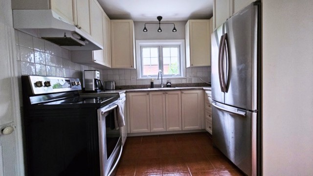 Longueuil  3 b. $95/day. Apartment for rent in Longueuil
