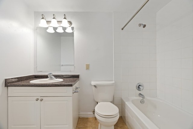 Appartement 4 1/2 London 1 750 $/mois. Appartement à louer London