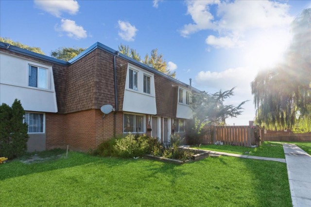 Mississauga Apartment 3 b. $2,895/month. Apartment for rent in Mississauga