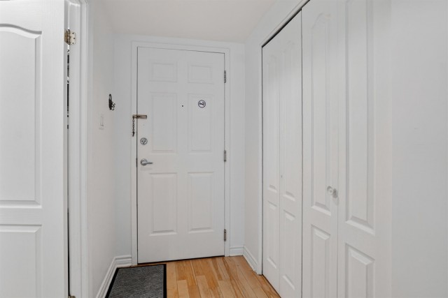 Downtown - Montreal  1 b. $78/day. Apartment for rent in Downtown - Montreal