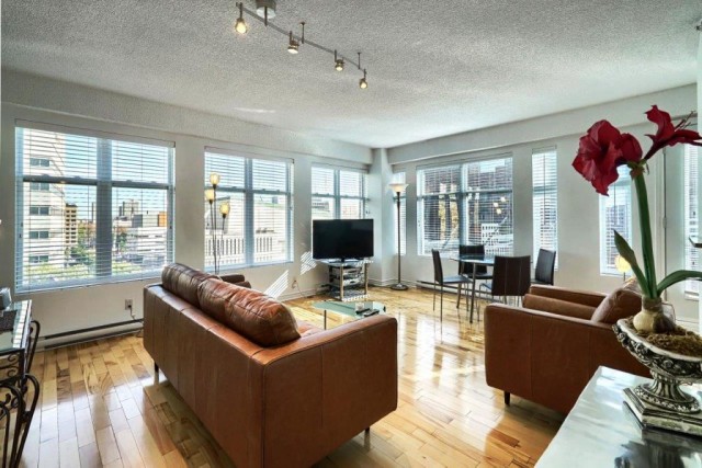 Downtown - Montreal  1 b. $93/day. Apartment for rent in Downtown - Montreal
