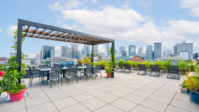 Quartier latin and south-central  1 b. $96/day. Apartment for rent in Quartier latin and south-central