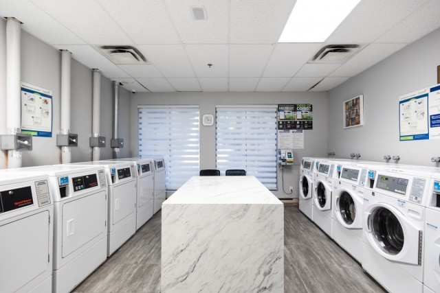 Quartier latin and south-central Apartment Studio $1,180/month. Apartment for rent in Quartier latin and south-central