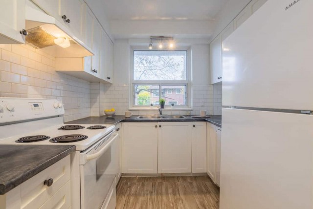 Cote-des-Neiges Apartment 2 b. $1,795/month. Apartment for rent in Cote-des-Neiges