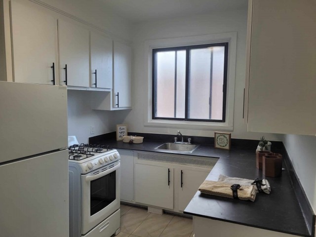 Cote-des-Neiges Apartment 1-2 b. $1,395/month. Apartment for rent in Cote-des-Neiges