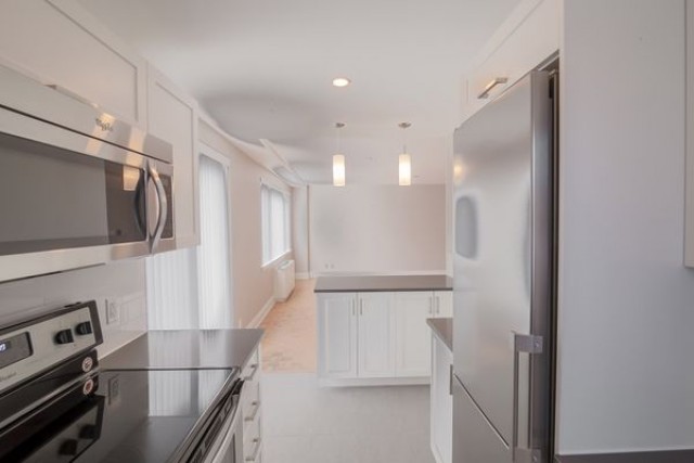 Cote-des-Neiges Apartment 2 b. $2,095/month. Apartment for rent in Cote-des-Neiges