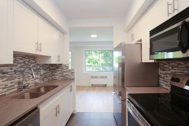 Cote-des-Neiges Apartment 3 b. $2,679/month. Apartment for rent in Cote-des-Neiges