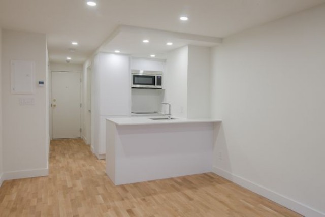 Downtown - Montreal Apartment Studio $1,395/month. Apartment for rent in Downtown - Montreal