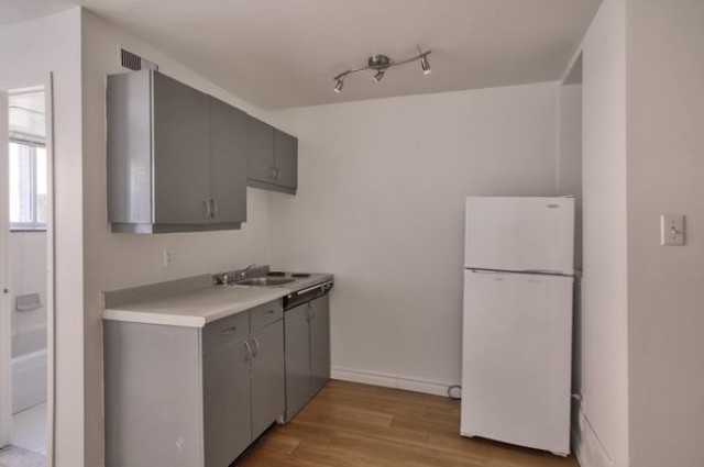 Plateau Mont-Royal Apartment Studio $1,075/month. Apartment for rent in Plateau Mont-Royal