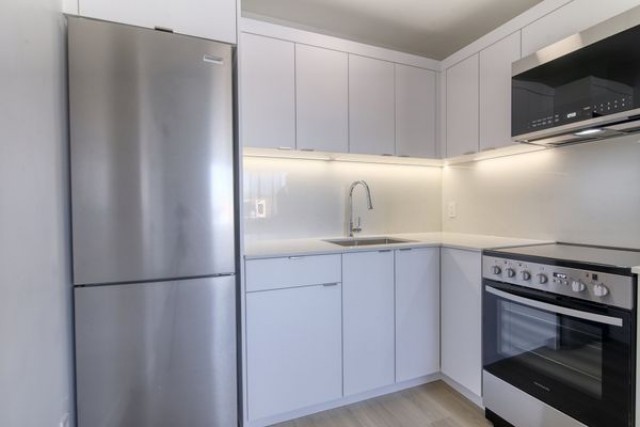Plateau Mont-Royal Apartment Studio $1,345/month. Apartment for rent in Plateau Mont-Royal