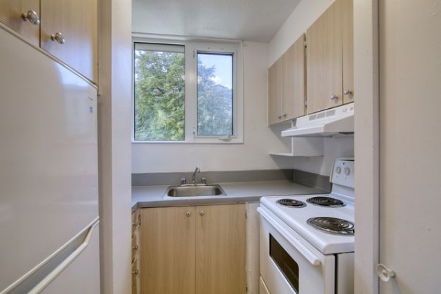 Quartier latin and south-central Apartment 1 b. $1,295/month. Apartment for rent in Quartier latin and south-central