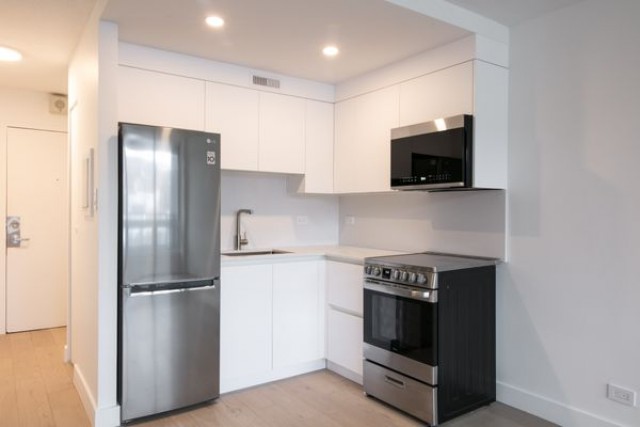 Quartier latin and south-central Apartment Studio $1,275/month. Apartment for rent in Quartier latin and south-central