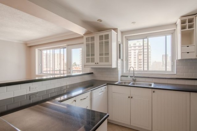 Downtown - Montreal Apartment 2 b. $2,195/month. Apartment for rent in Downtown - Montreal