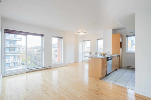 Outremont Apartment 2 b. $1,975/month. Apartment for rent in Outremont