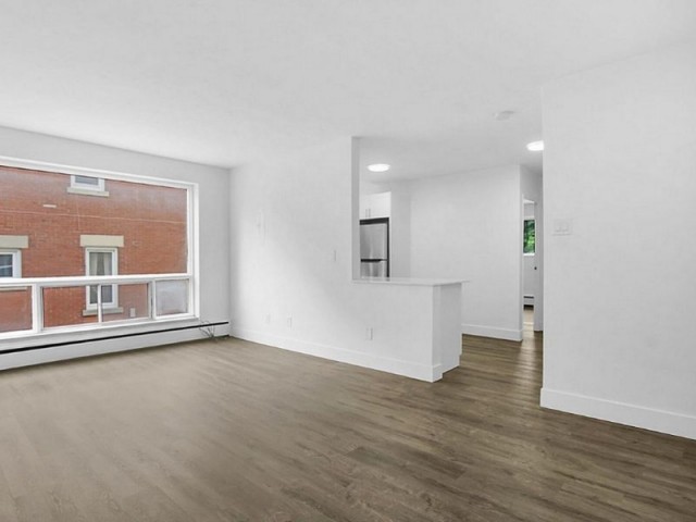 Appartement 4 1/2 London 1 350 $/mois. Appartement à louer London