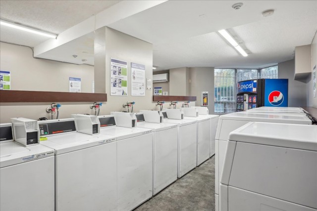 Appartement 2 1/2 London 1 395 $/mois. Appartement à louer London