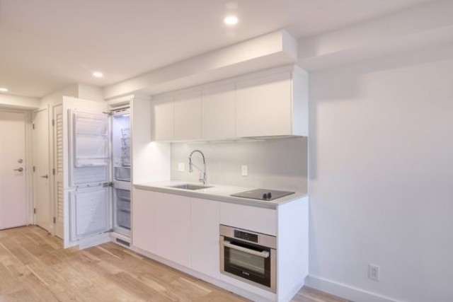 Downtown - Montreal Apartment Studio $1,495/month. Apartment for rent in Downtown - Montreal