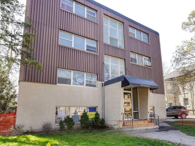 London Apartment Studio $1,110/month. Apartment for rent in London