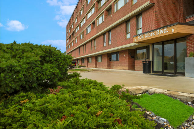 Appartement 6 1/2 Brampton 2 795 $/mois. Appartement à louer Brampton