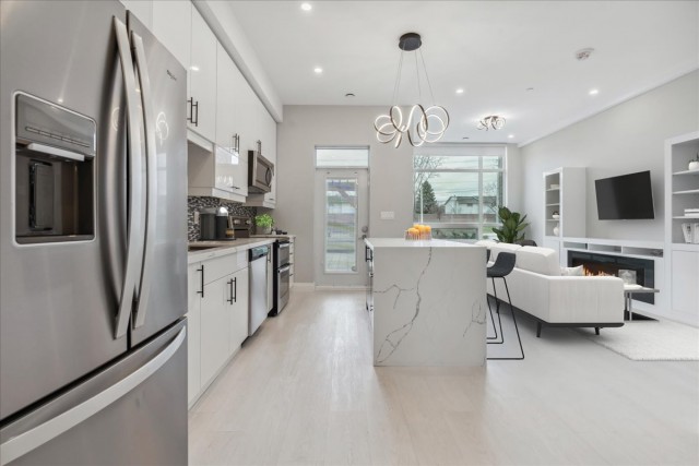 London Apartment 2-3 b. $2,560/month. Apartment for rent in London