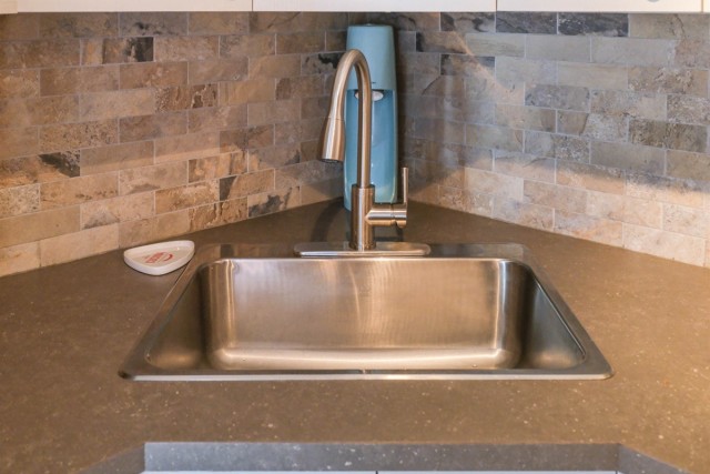 Quartier latin and south-central  3 b. $100/day. Apartment for rent in Quartier latin and south-central