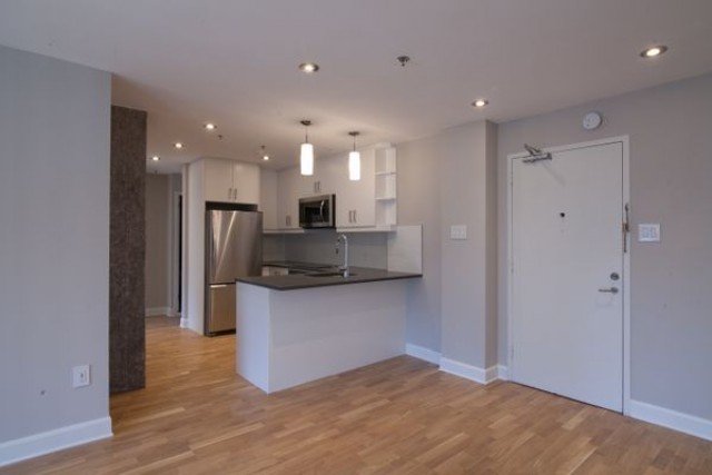 Westmount Apartment 2 b. $2,245/month. Apartment for rent in Westmount