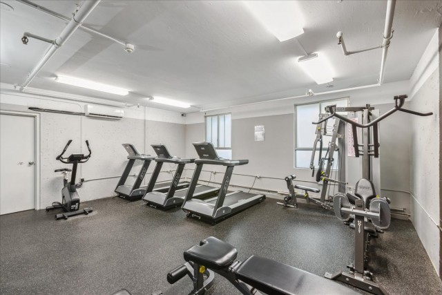 London Apartment 2 b. $1,695/month. Apartment for rent in London