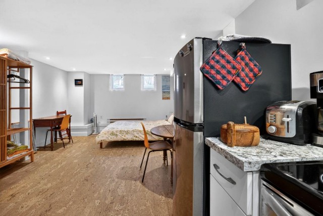 Outremont  1 b. $45/day. Apartment for rent in Outremont