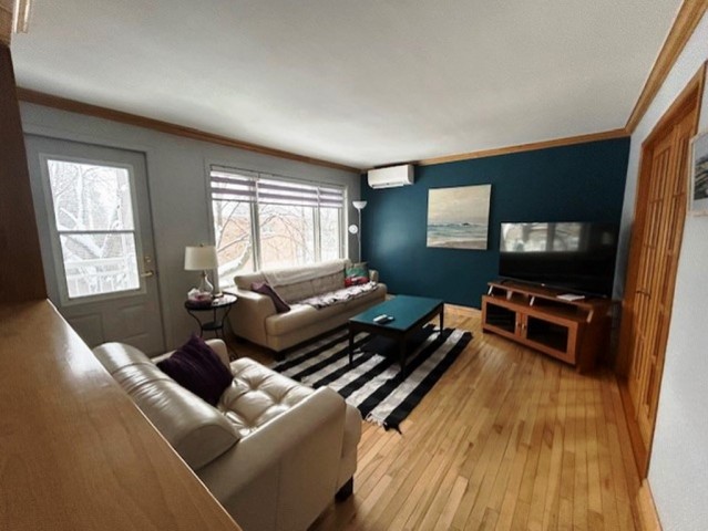  2 1/2 Nouveau-Rosemont et Mercier 68 $/jour. Appartement à louer Nouveau-Rosemont et Mercier