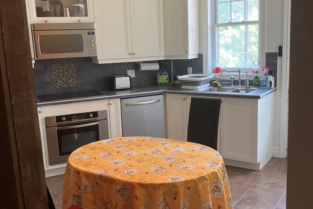 Quartier latin and south-central  2 b. $90/day. Apartment for rent in Quartier latin and south-central