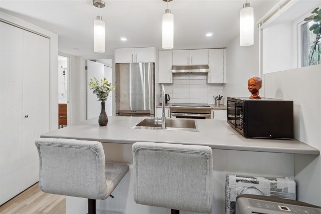  2 1/2 Côte-des-Neiges 56 $/jour. Appartement à louer Côte-des-Neiges