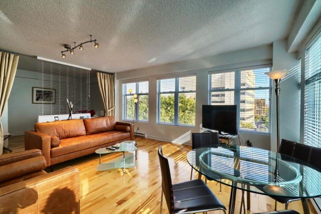 Downtown - Montreal  1 b. $93/day. Apartment for rent in Downtown - Montreal